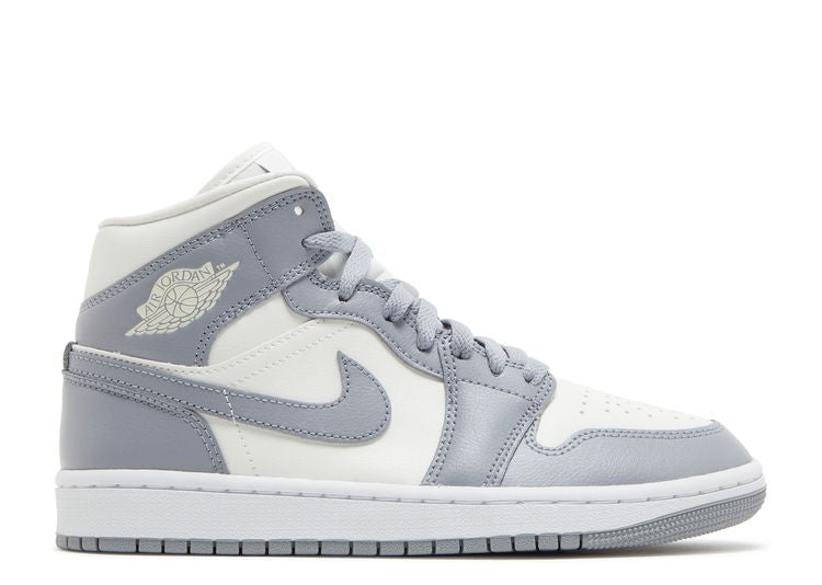  Wmns Air Jordan 1 Mid 'Stealth'