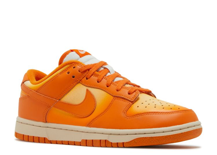 Nike Wmns Dunk Low 'Magma Orange'