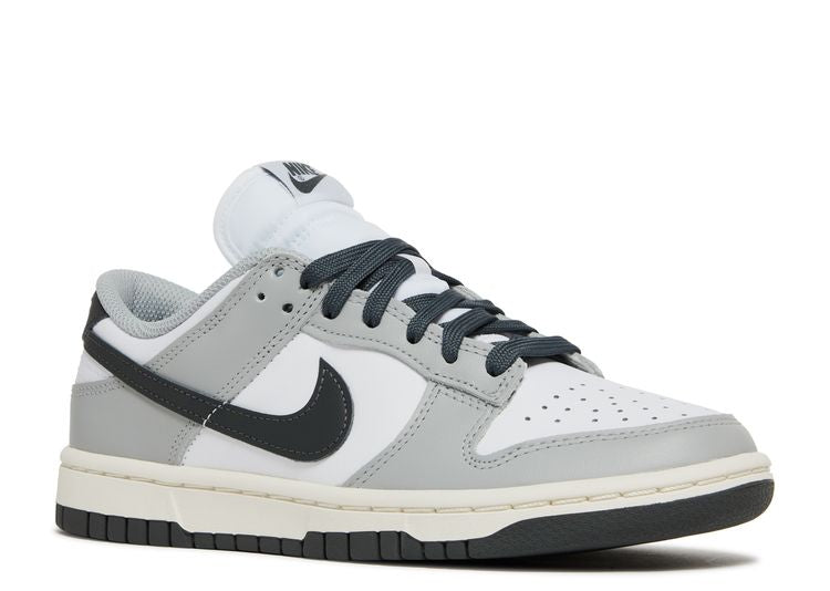 Nike Wmns Dunk Low 'Light Smoke Grey'