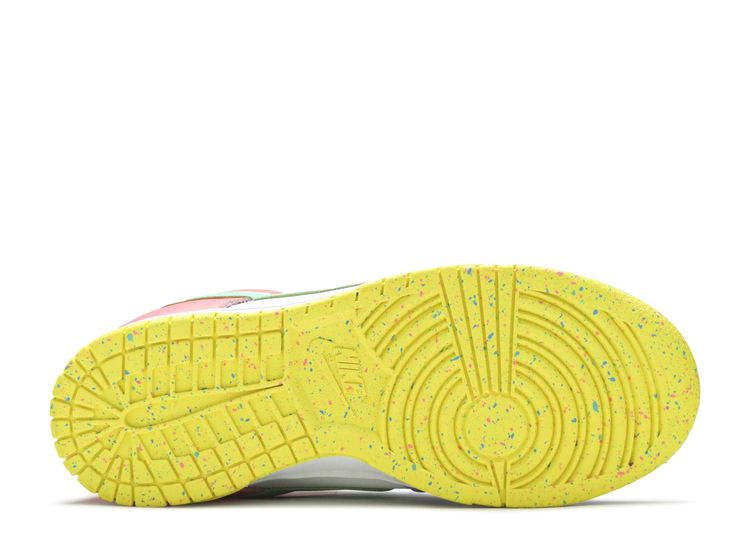 Nike Wmns Dunk Low SE 'Candy'