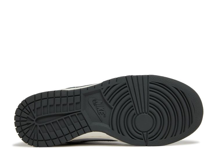Nike Wmns Dunk Low 'Light Smoke Grey'